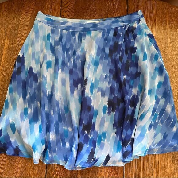 Calvin Klein blue and white patterned flowy skirt.  Size 10 - Picture 1 of 7